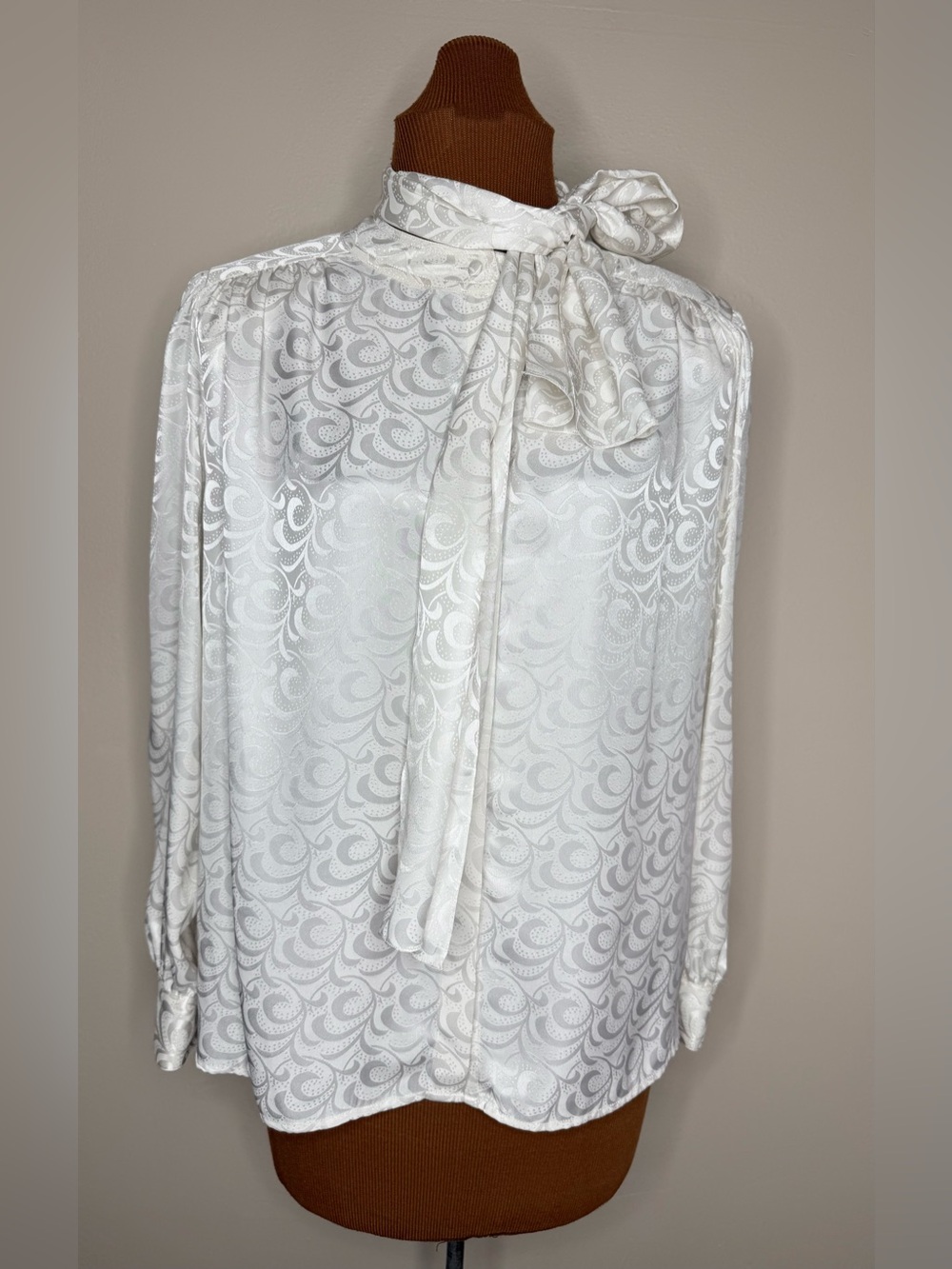 Lloyd Williams 80s Jacquard Blouse Ivory Color Size 6